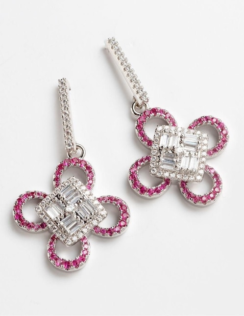 Aretes largos Yoiko Amarisse con acabado baño rodio zirconia