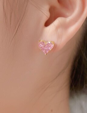 Broqueles de corazón Yoiko Isabel de plata 14 K con acabado baño de oro zirconia