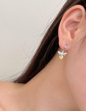 Aretes de abeja Yoiko María de plata P 925 con acabado baño rodio zirconia