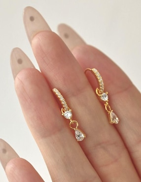 Aretes de gota Yoiko Anna de plata P 925 con acabado baño de oro zirconia