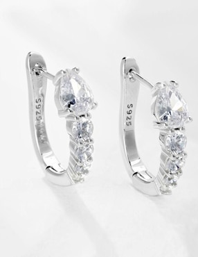 Arracadas ovalados Yoiko Victoria Silver de plata P 925 con acabado baño rodio zirconia