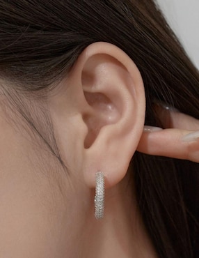 Aretes de aro de media luna Yoiko Valeria Silver de plata P 925 con acabado baño rodio zirconia