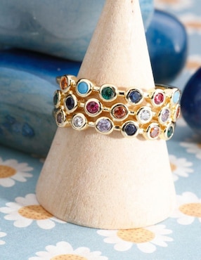 Anillo Yoiko Lumora zirconia con acabado baño de oro 18 k