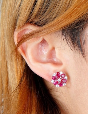 Broqueles de flor Yoiko Floréa con acabado baño rodio zirconia