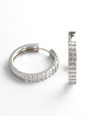Aretes arracadas circular Yoiko Brillanza con acabado baño rodio zirconia