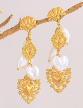 Aretes largos de corazón Yoiko Milagritos con acabado brillante