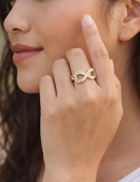 Anillo de infinito Yoiko Eterno con acabado baño de oro 18 K zirconia