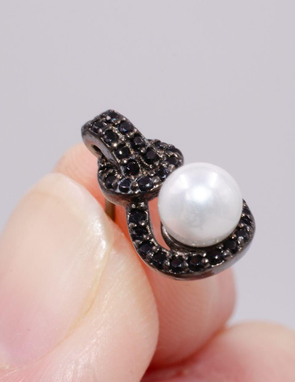 Aretes Eloisa con acabado baño rodio perla 5