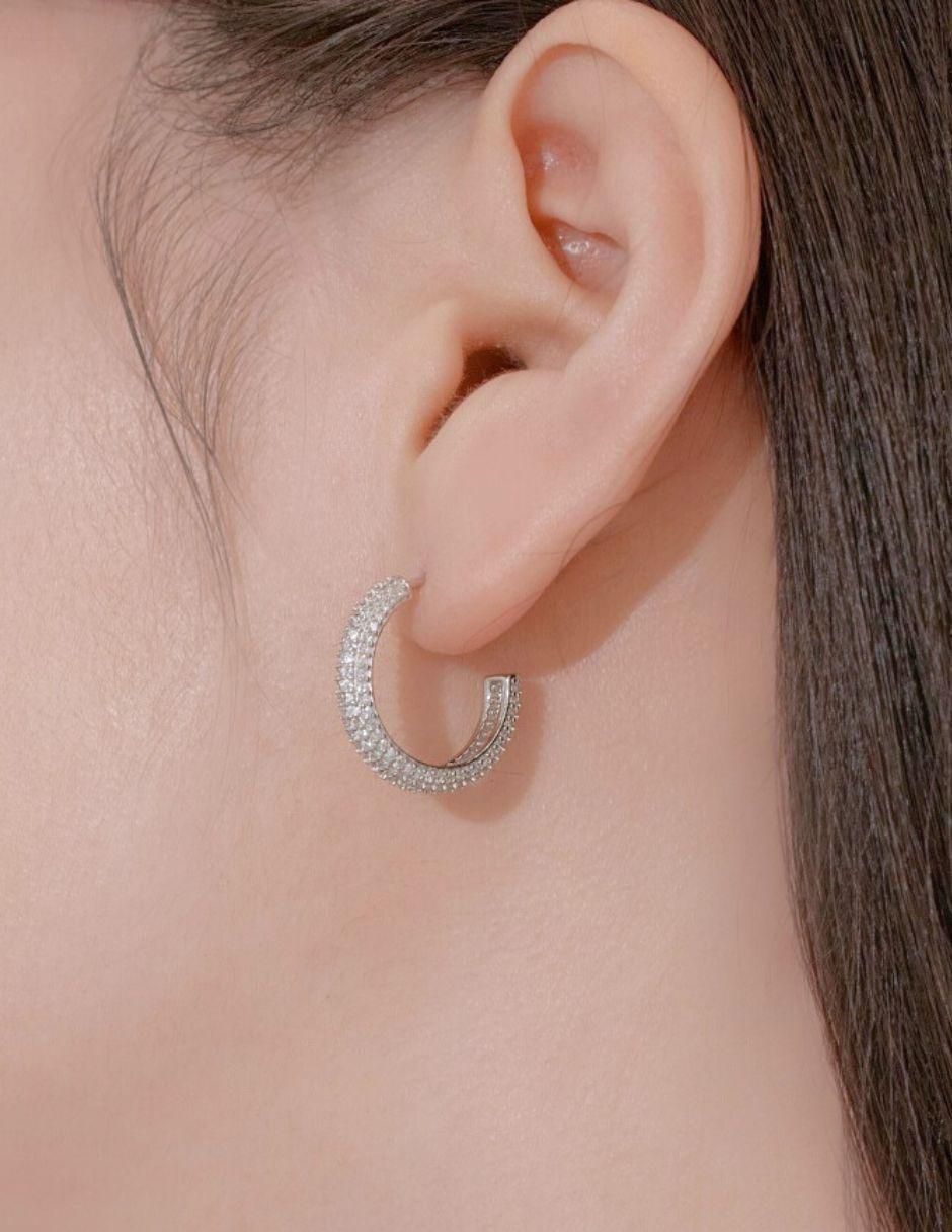 Aretes de aro de media luna Valeria Silver de plata P 925 con acabado baño rodio zirconia 4