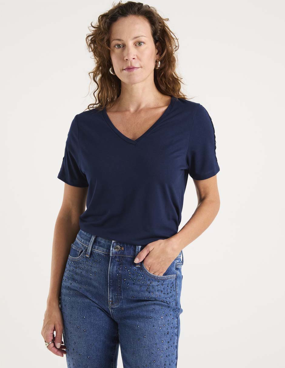Playera manga corta cuello V para mujer