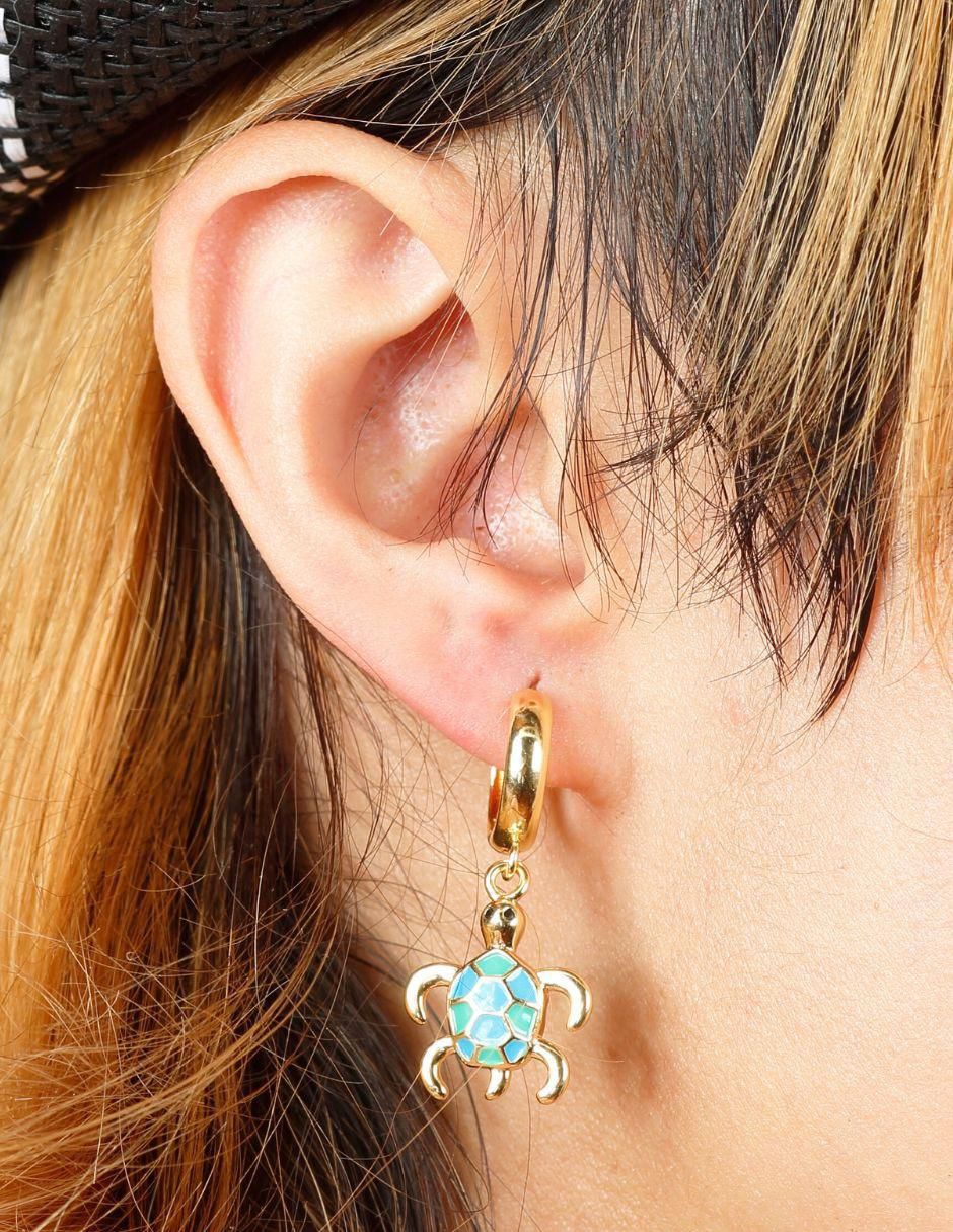 Aretes cortos de tortuga Turtalys baño de oro 18 k 6