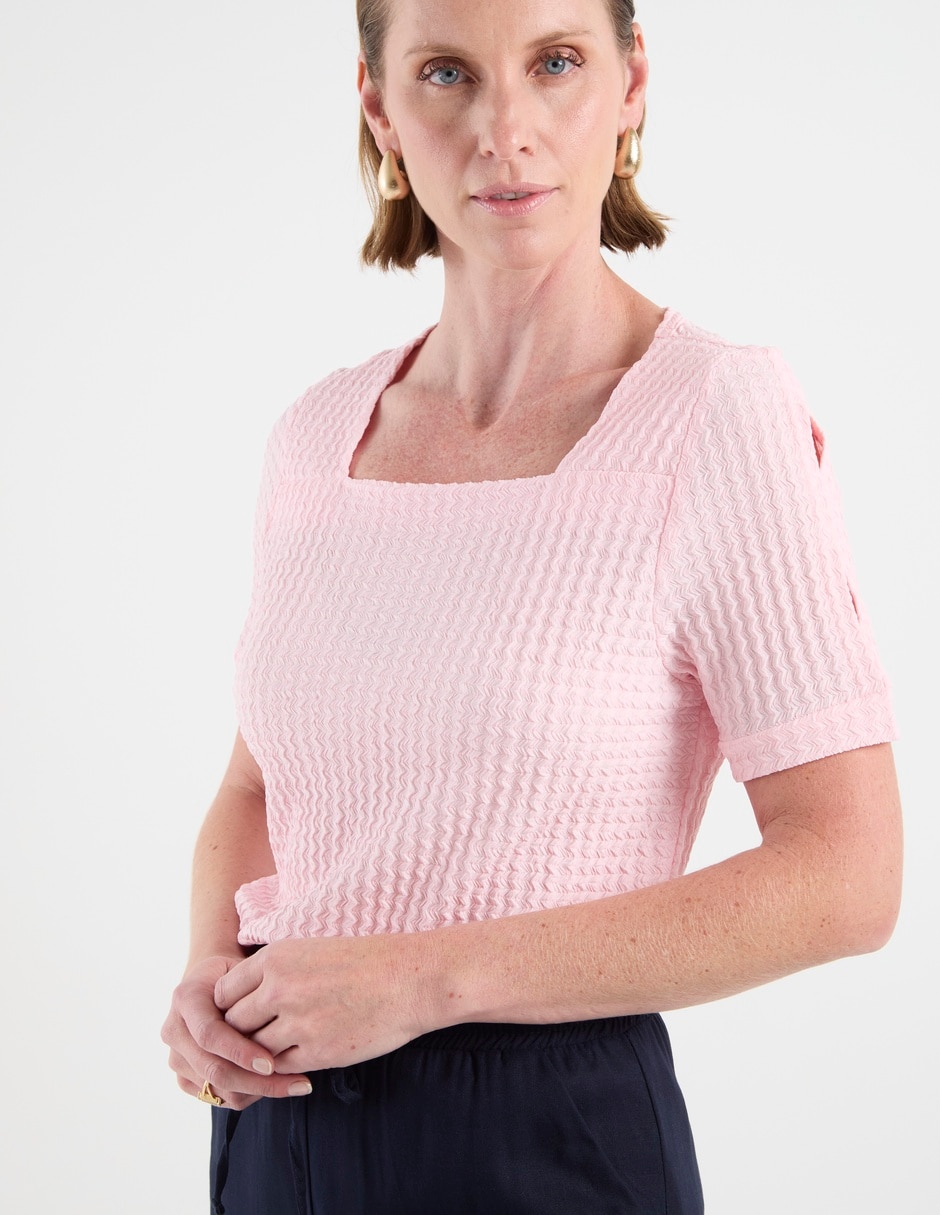 Playera manga corta cuello cuadrado para mujer 5