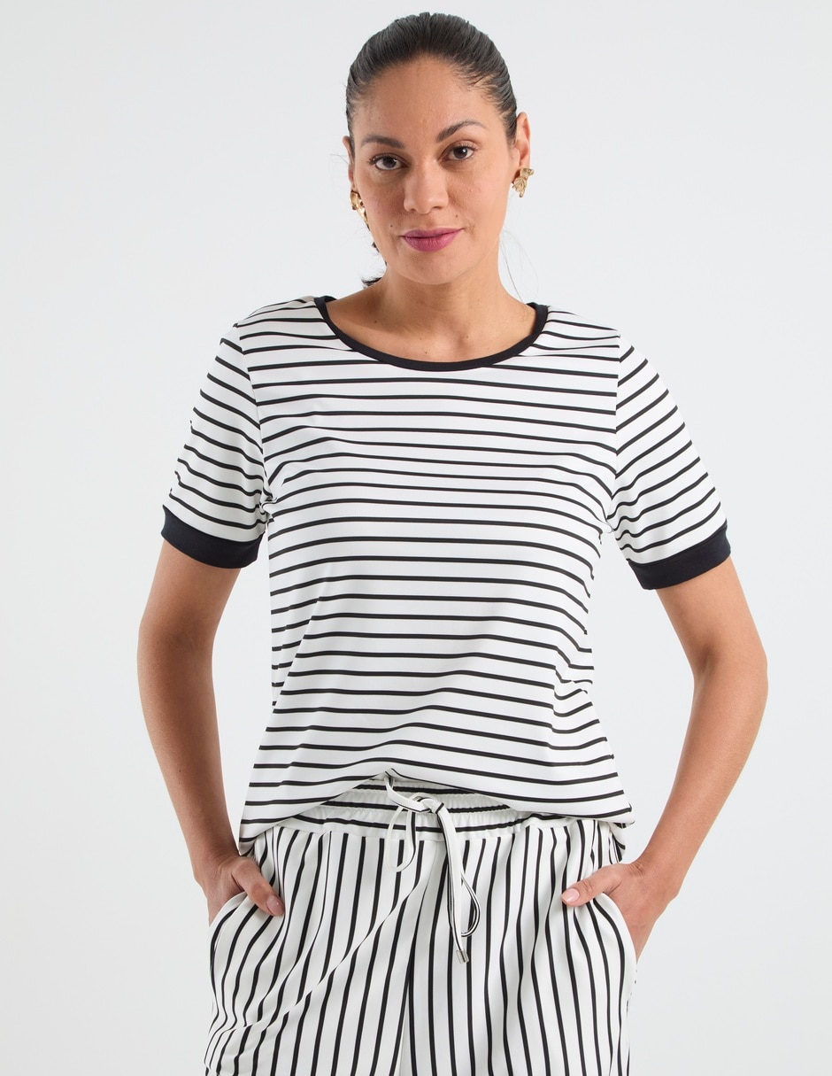 Playera manga corta cuello redondo para mujer