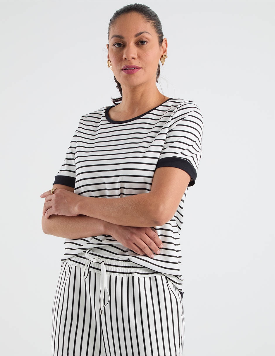Playera manga corta cuello redondo para mujer 2