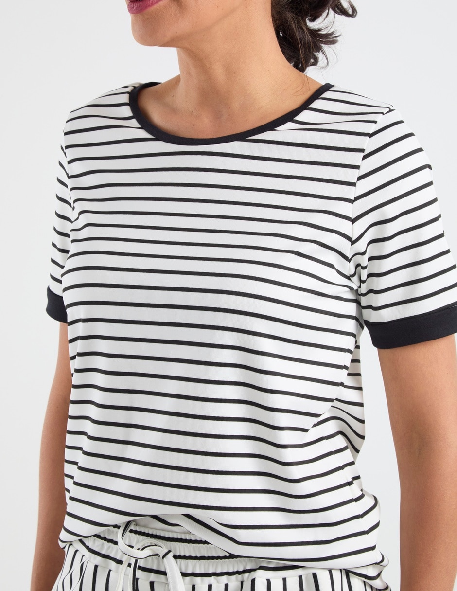 Playera manga corta cuello redondo para mujer 5