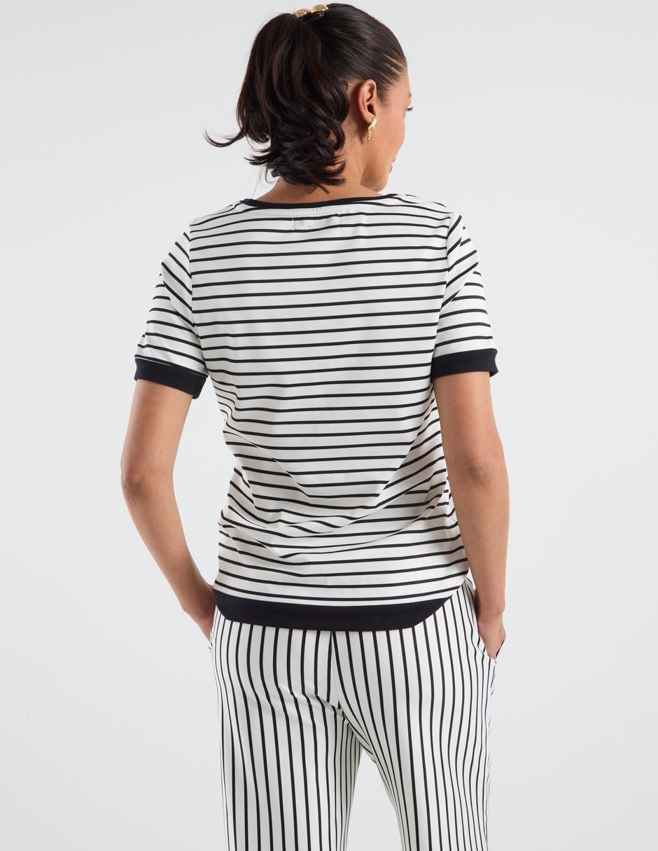 Playera manga corta cuello redondo para mujer 6