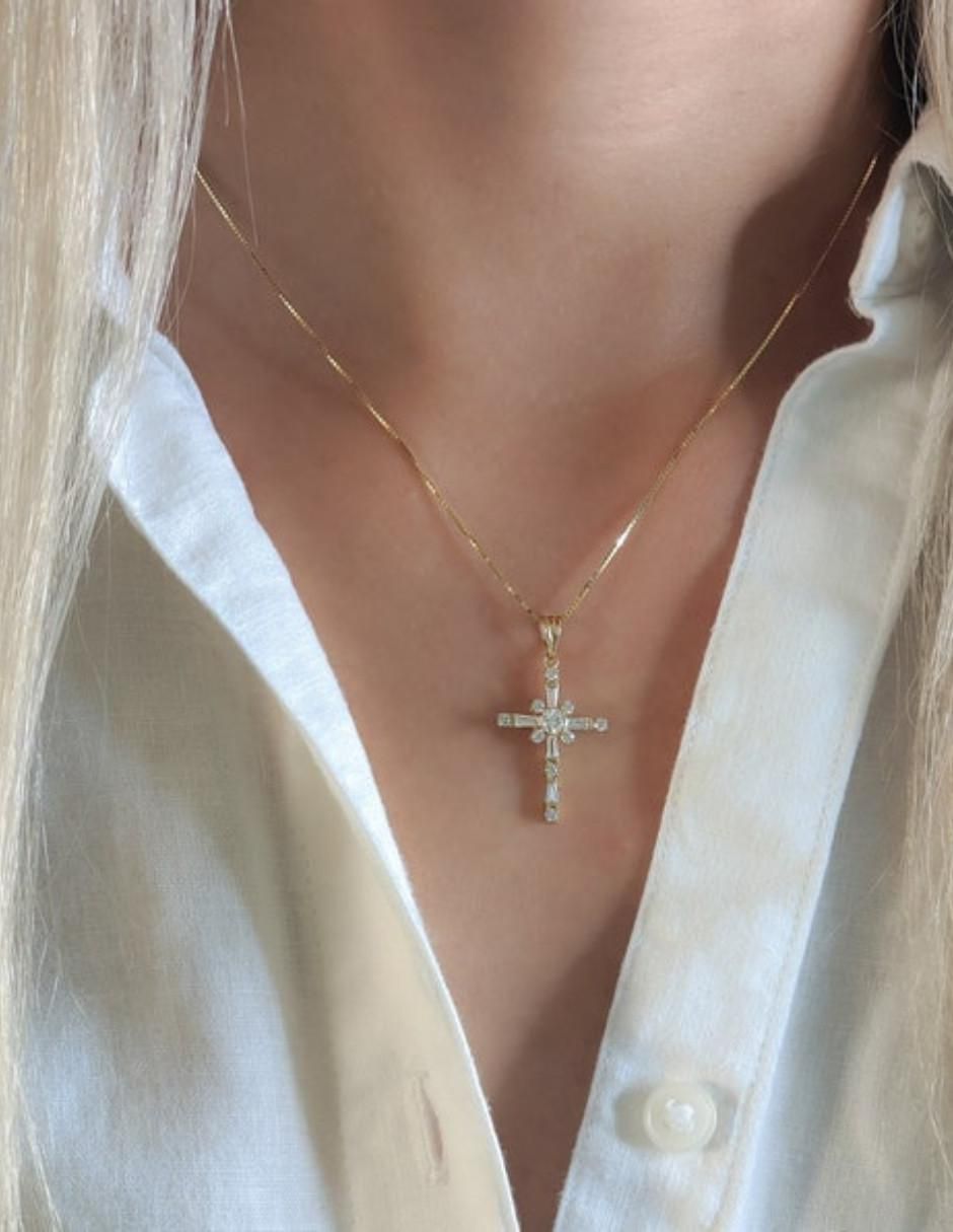 Collar con dije de cruz 3