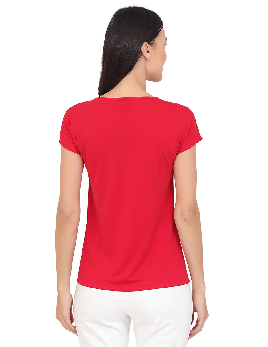 Playera manga corta cuello asimétrico para mujer 2